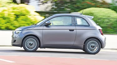 Fiat 500e - side tracking