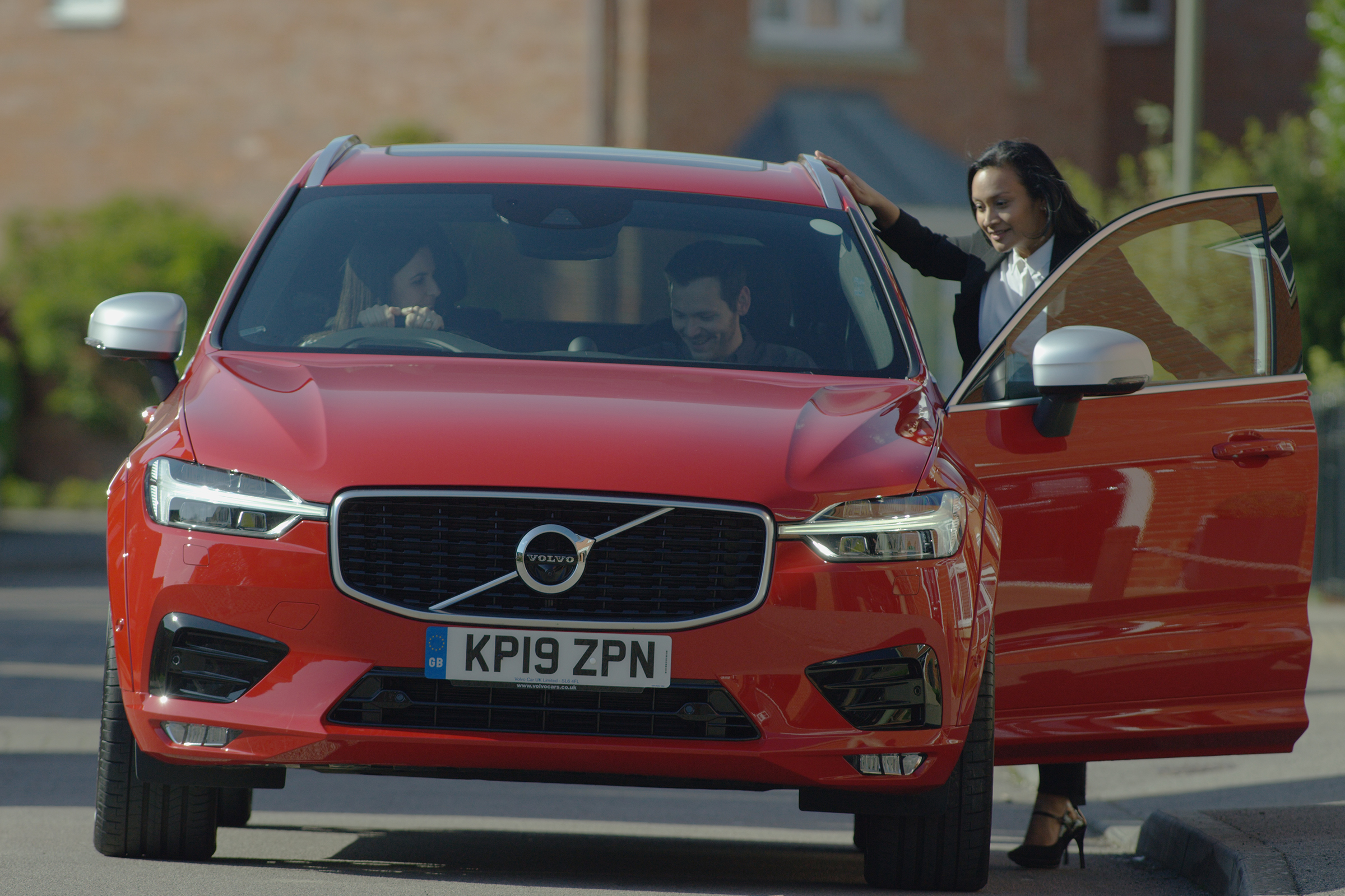 Volvo launches comprehensive online car-buying service 