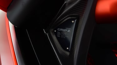 Nissan Gripz concept plate