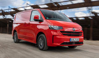 Volkswagen e-Transporter - front tracking