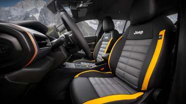 Jeep Avenger The North Face Edition - front seats