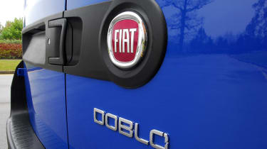 Fiat Doblo Cargo badge