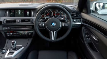 BMW developing 'shape-shifting' steering wheels - pictures 