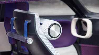 Citroen 19_19 Concept - front seat detail