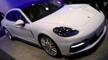 Porsche Panamera 4 E-Hybrid - paris front quarter