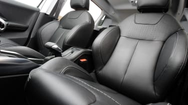 Peugeot 2008 front seats
