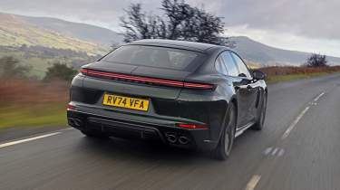 Porsche Panamera Turbo E-Hybrid - rear tracking