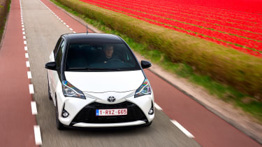 Toyota Yaris - front tracking