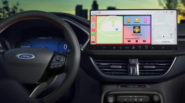 Ford Escape (Kuga facelift) - infotainment screen