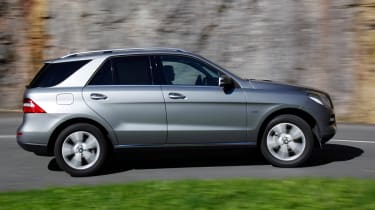Mercedes M-Class panning