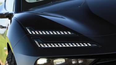 Lotus Emeya - front light