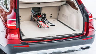 Mercedes E-Class All-Terrain 2017 - boot 2