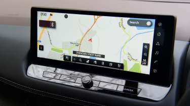 Used Nissan X-Trail - screen