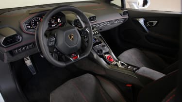 Lamborghini Huracan LP 610-4 2014 interior