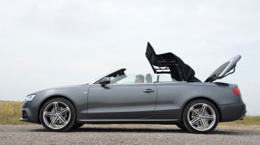 Audi A5 Cabriolet roof away