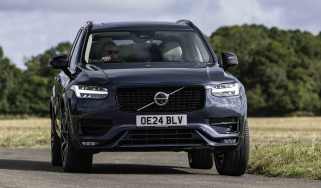 Volvo XC90 B5 - front cornering