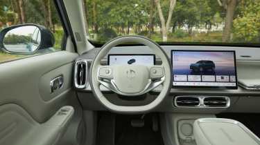 Leapmotor B10 prototype - dashboard