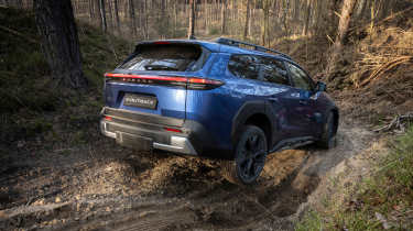 Subaru E-Outback - rear action