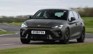 Cupra Leon - front cornering