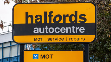 Halfords Autocenter sign