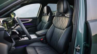 Audi Q7 - front seats