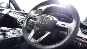 Used Audi Q7 - steering wheel