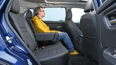 Nissan X-Trail - rear seats