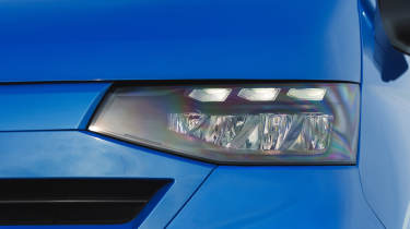 Volkswagen Transporter - headlight