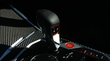 BMW M4 Competition - gear selector