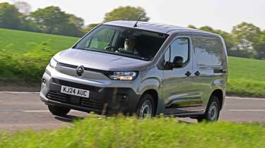 Citroen Berlingo Van - front tracking