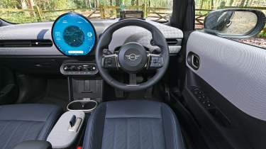MINI Cooper S - driver view