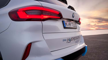 BMW iX5 Hydrogen - rear lights