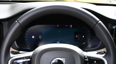 Volvo XC60 B5 facelift - dashboard screen