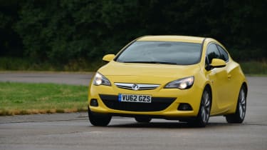Vauxhall Astra GTC 1.6T SRi front action