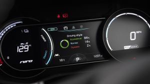 Kia e-Niro Mid Range - dials