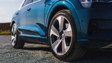 Audi e-tron - side profile