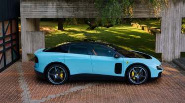 Ferrari Luce side