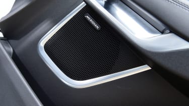 Jaguar E-Pace - speaker