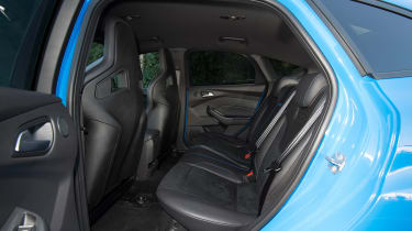 Ford Focus RS Mountune - rear seats