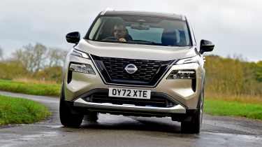 Used Nissan X-Trail - front cornering