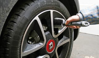 Wheel brush test