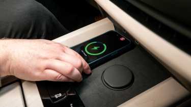 Audi Q9 - wireless charging