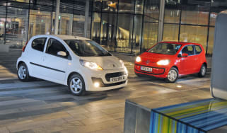 Peugeot 107 vs VW up!