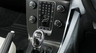 Volvo V40 centre console