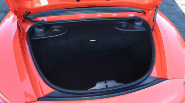 Porsche 718 Boxster S - boot
