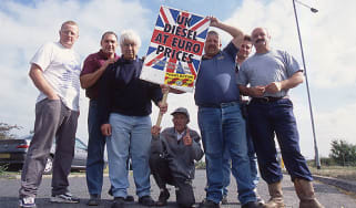 Drivers vote for UK fuel strike