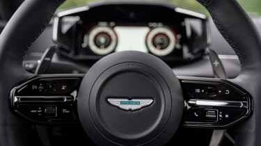 Aston Martin Vantage - steering wheel
