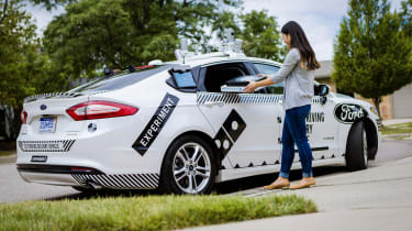 Ford Dominoes self-driving pizza delivery - delivery