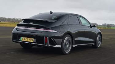 Hyundai Ioniq 6 - rear tracking