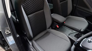 Volkswagen Tiguan - front seats